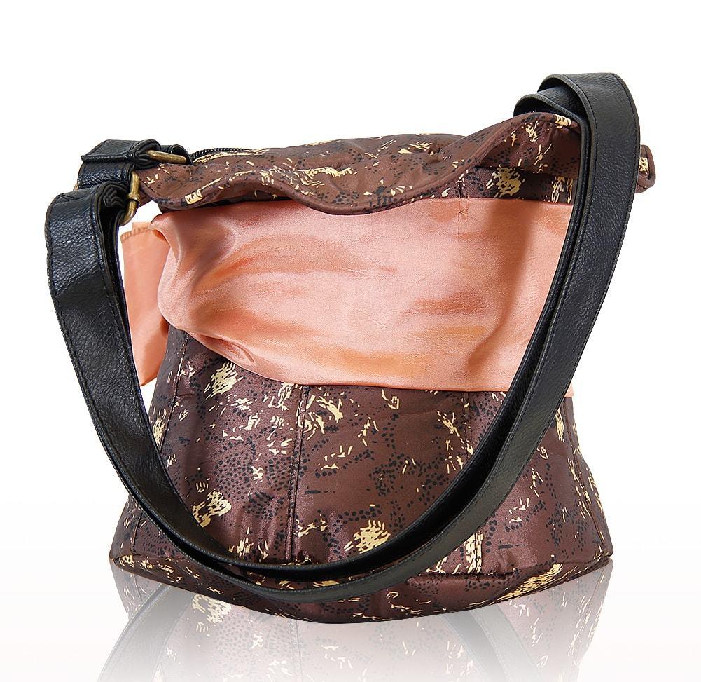 Buy Mirabel shoulder bag at  - The swedish leather brand